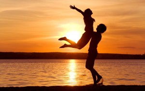 love-man-woman-silhouette-sun-sunset-sea-lake-beachother1.jpg
